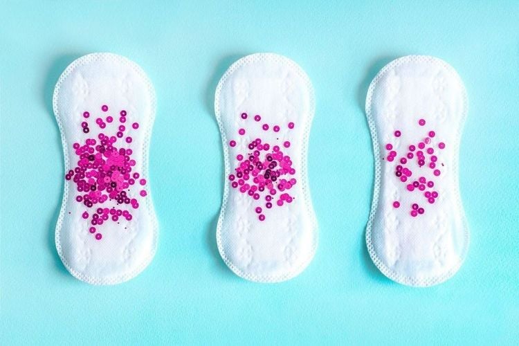 Chảy máu khi mang thai (Implantation bleeding) là máu chảy ra từ âm đạo vào khoảng thời gian từ 6 - 12 ngày sau khi thụ thai