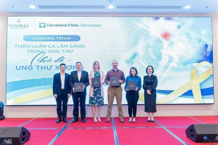 Recently, experts from the Cleveland Clinic system visited and worked in Vietnam to evaluate the Bone and Soft Tissue Tumor Treatment Program at Vinmec.