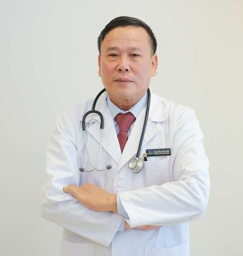 Traditional medicine doctor Nguyen Khac Dat