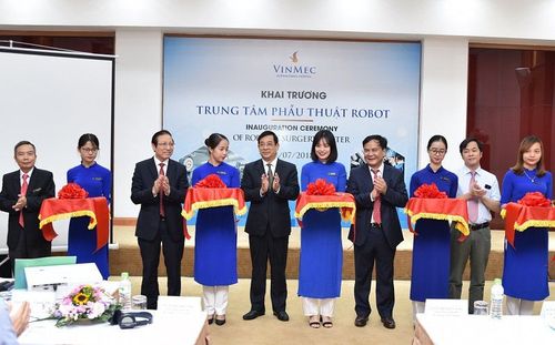 Khai trương Trung tâm Phẫu thuật Robot tư nhân đầu tiên tại Việt Nam