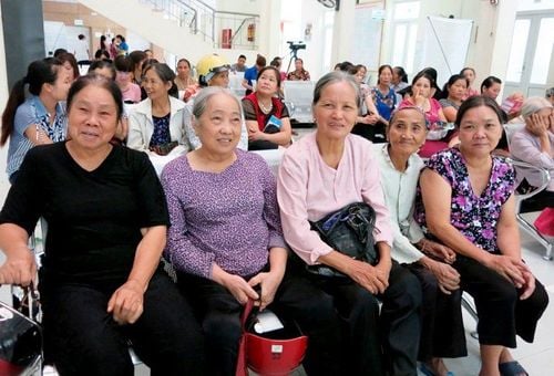 Sàng lọc ung thư vú miễn phí cho nữ thanh niên xung phong dịp 27/7