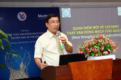 Bác sĩ tim mạch đầu tiên nhận chứng chỉ quốc tế: thành công đến từ ê-kíp hoàn hảo