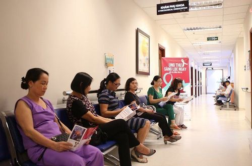 
Three hospitals of Vinmec Healthcare System have actively participated in the examination, screening, free counseling which were highly appreciated by the social community.
