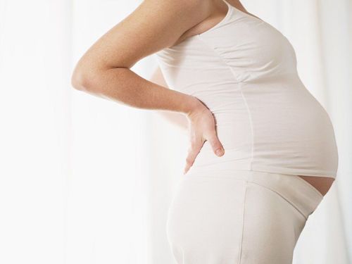 Người mẹ bị nhiễm trùng đường tiểu có gây hại gì cho thai nhi không?