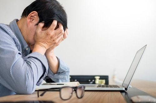 Stress: Nguyên nhân, triệu chứng và cách điều trị