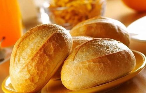 
Bánh mì là thực phẩm chứa nhiều tinh bột
