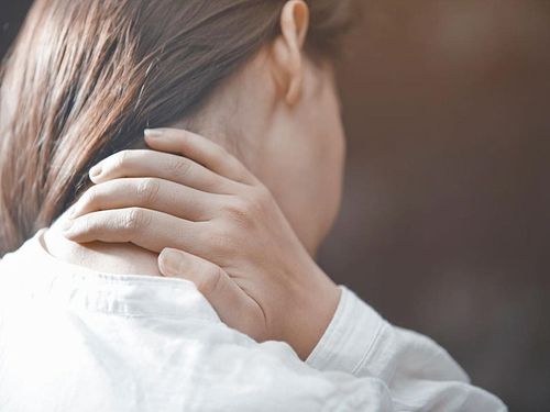 How to deal with neck pain?