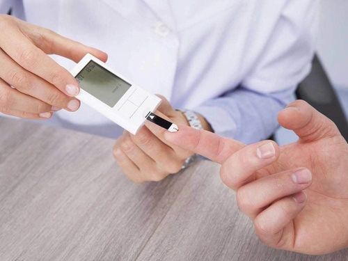 Glucose trong máu là 4.64 mmol/L có bị tiểu đường không?