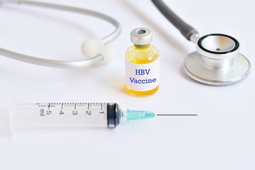 
Tiêm vắc xin để ngừa virus viêm gan B
