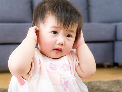 Trẻ 30 tháng tuổi bị viêm tai giữa có điều trị được không?