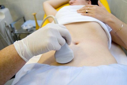 How does pelvic ultrasound work for women?