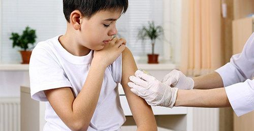 
11-12 tuổi là thời điểm tốt nhất để bé trai tiêm chủng ngừa HPV
