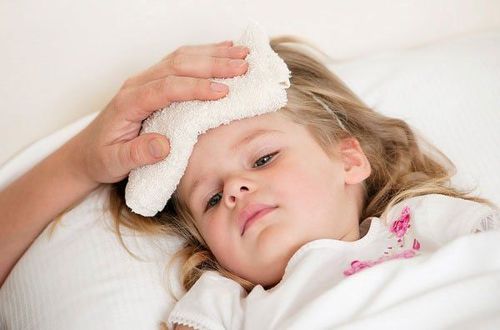 The child has a fever, when should it be taken to the doctor?