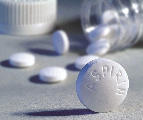 
Tuyệt đối không được sử dụng Aspirin để hạ sốt vì có thể gây tổn thương cho não
