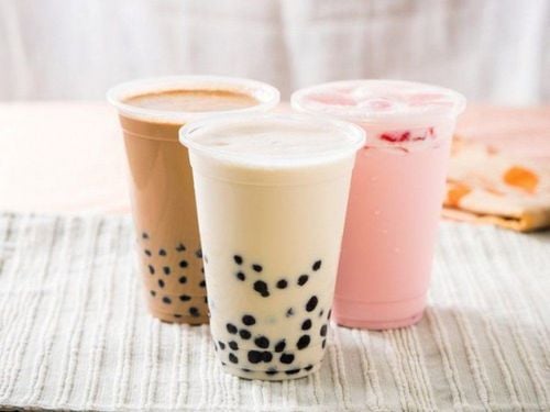 Does drinking milk tea while breastfeeding affect milk quality?