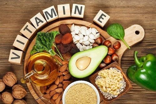 
Vitamin E có nhiều trong một số loại rau xanh, ngũ cốc
