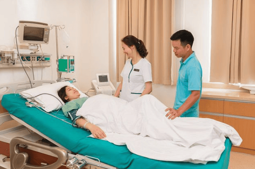 Pain relief for women after cesarean section by local anesthetic infusion technique at Vinmec