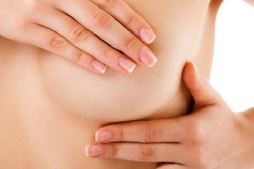 Dấu hiệu ngực đau, núm vú tiết dịch và ngứa cảnh báo bệnh gì?
