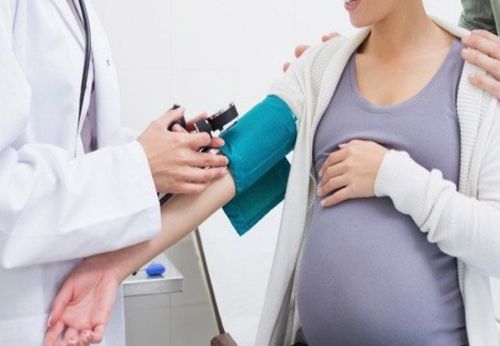 Gestational hypertension usually occurs in which week of pregnancy?