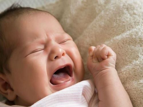 Trẻ 3 tháng tuổi xuất hiện nốt đỏ trong lưỡi là bệnh gì?