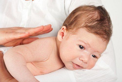 Phần lớn trẻ bị ợ nóng do đường tiêu hóa chưa phát triển đầy đủ