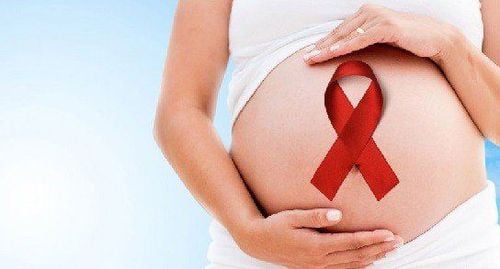 HIV is easily transmitted to the baby in which week of pregnancy?