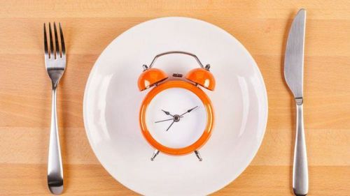 Intermittent fasting during the day: A detailed beginner's guide