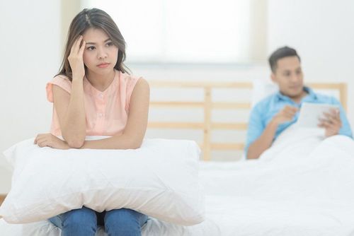 What are the signs of female infertility?