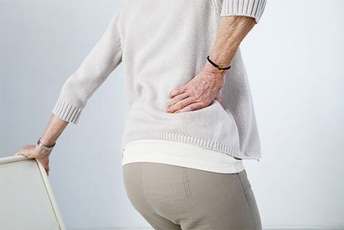 Vì sao sỏi thận gây đau lưng?