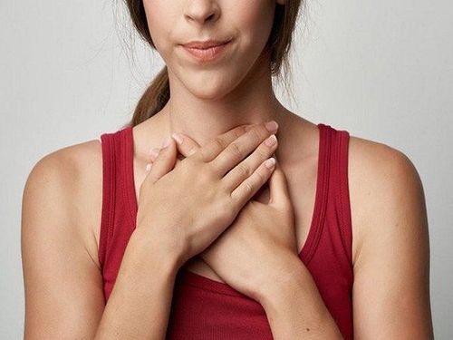 Early warning signs of throat cancer