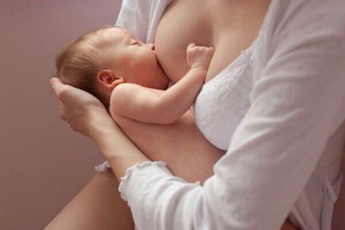 Kiểm soát sinh sản bằng nội tiết tố cho các bà mẹ đang cho con bú