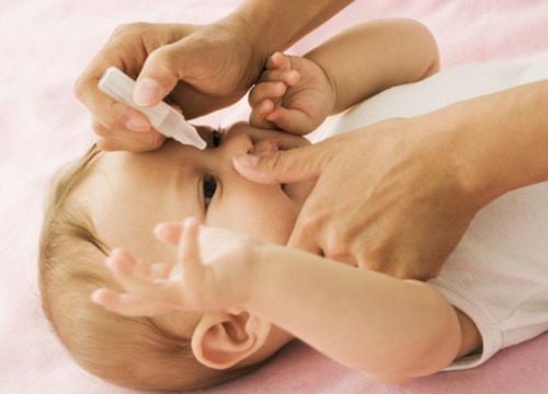 Antibiotic eye drops for neonatal conjunctivitis