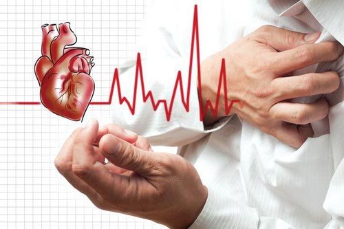 How does chronic obstructive pulmonary disease (COPD) affect the heart?