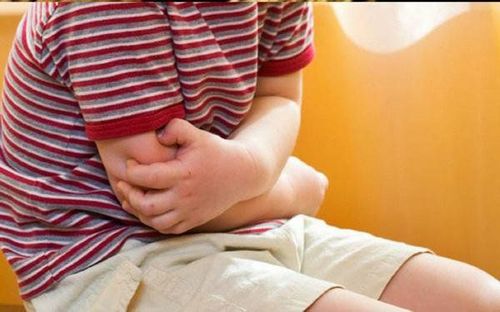 Trẻ nhỏ bị tiêu chảy kèm theo nôn là dấu hiệu bệnh gì?