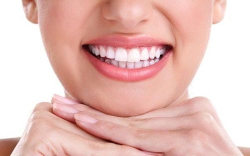 Ưu - nhược điểm của các loại mắc cài trong niềng răng