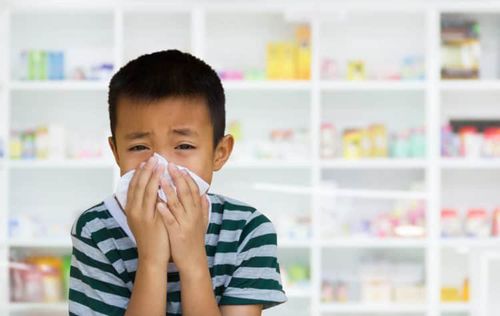 Can allergic rhinitis in children be cured?