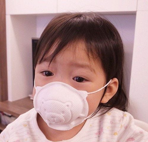 Prevention of allergic conjunctivitis in children