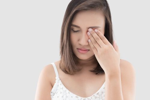 Treatment of dry eyes with medicine