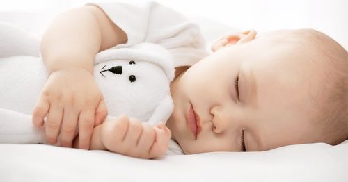 Vì sao trẻ sơ sinh ngủ nhiều?