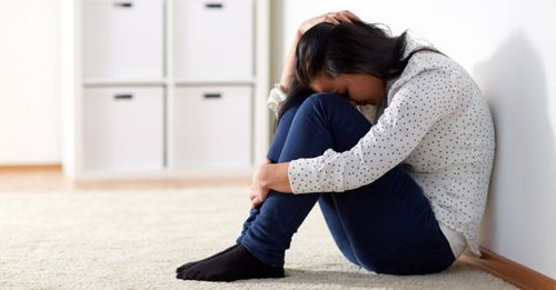 How to treat depression in young people?