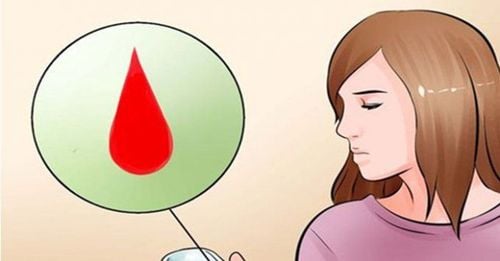 Quan hệ sau sinh bị ra máu có nguy hiểm không?