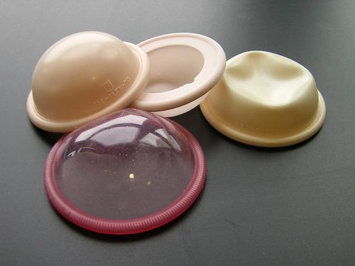 Contraception with a diaphragm