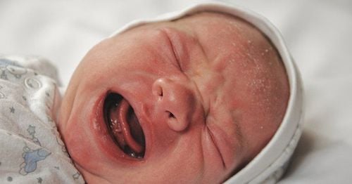Trẻ sơ sinh bị viêm ruột nên dùng thuốc kháng sinh nào?
