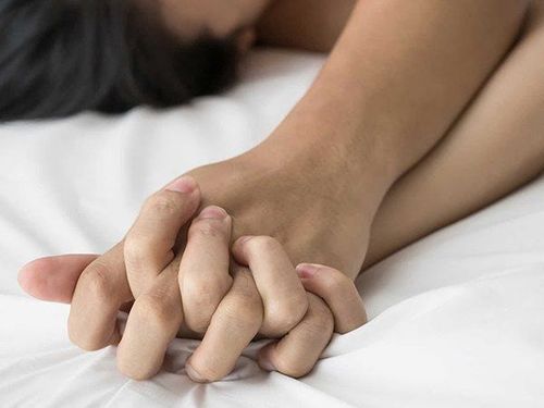 2 months after giving birth, should a husband and wife have sex?