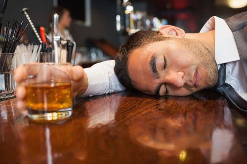 Warning signs of alcohol poisoning