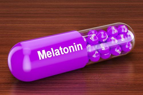 Melatonin: Công dụng, liều dùng, tác dụng phụ