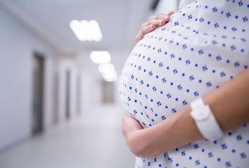 Mang thai tuần 42 chưa có hiện tượng chuyển dạ, liệu có nguy hiểm?