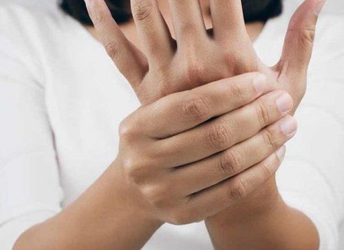 Viêm khớp ngón tay: Chẩn đoán và cách điều trị