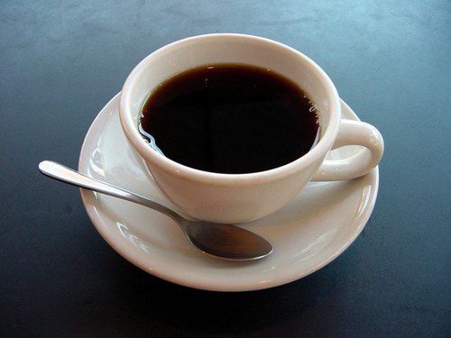 
Không nên uống rượu cùng với caffeine
