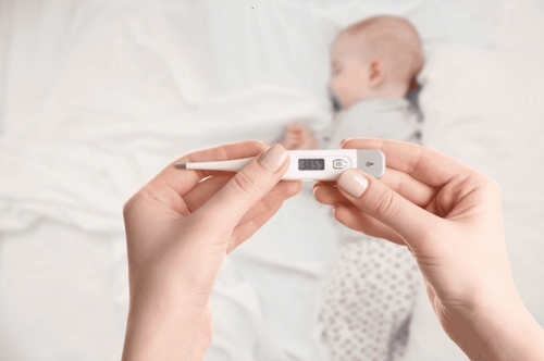 Trẻ sơ sinh nóng bao nhiêu độ là sốt?